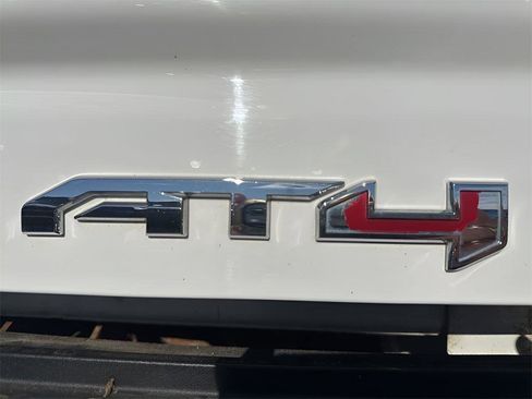 Used 2020 GMC Sierra 2500 AT4 w/ AT4 Premium Package image 11