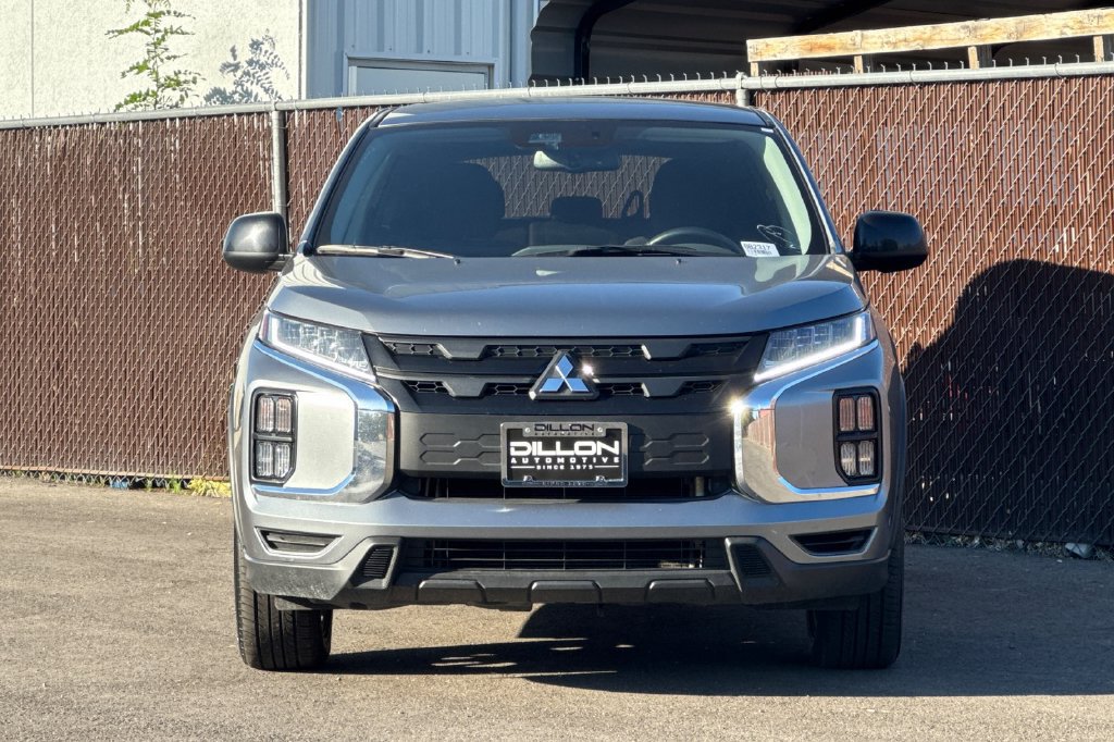 Used 2025 Mitsubishi Outlander Sport ES AWD/4WD image 3