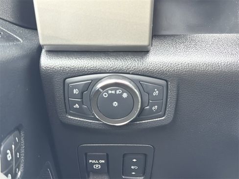 Used 2020 Ford F150 Lariat w/ Trailer Tow Package image 26