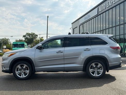 Used 2015 Toyota Highlander Limited AWD/4WD image 2