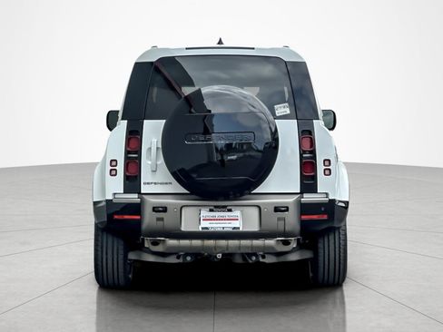 Used 2024 Land Rover Defender 110 X-Dynamic SE AWD/4WD image 4