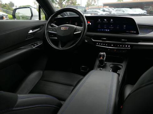 Certified 2024 Cadillac XT4 Sport FWD image 27