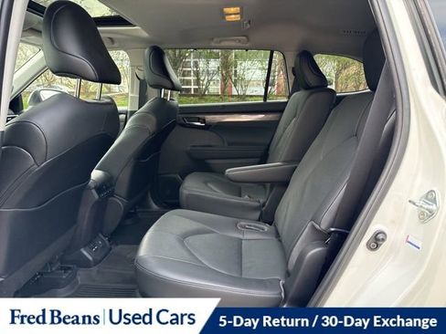 Used 2021 Toyota Highlander Limited image 13
