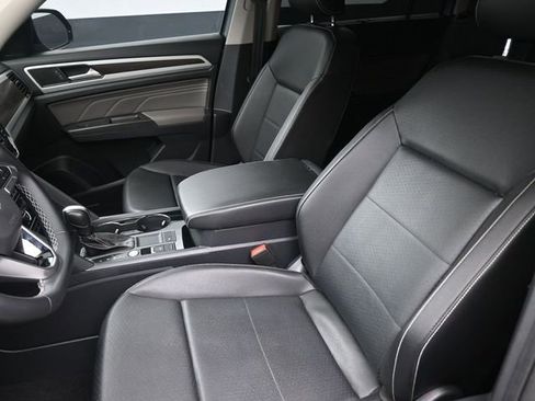 Used 2023 Volkswagen Atlas SE image 19