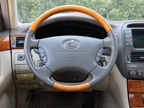 Used 2004 Lexus LS 430 image 18