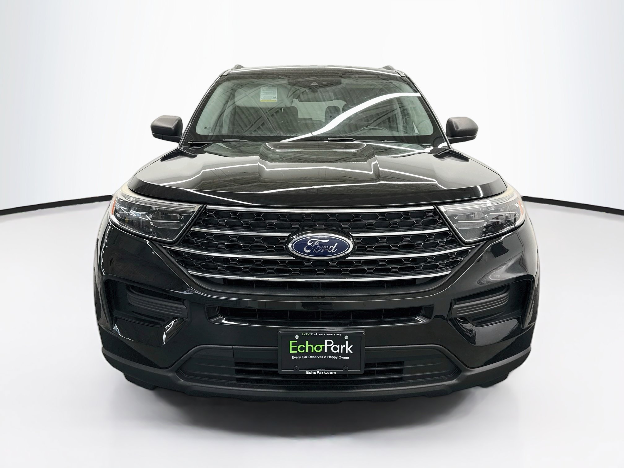 Used 2021 Ford Explorer XLT RWD image 2