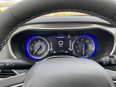 New 2026 Chrysler Pacifica Select AWD/4WD image 29