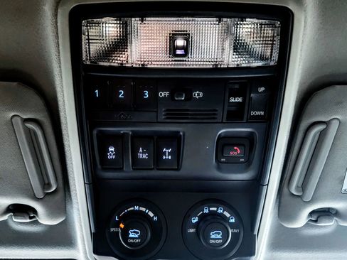 Used 2020 Toyota 4Runner Venture image 14