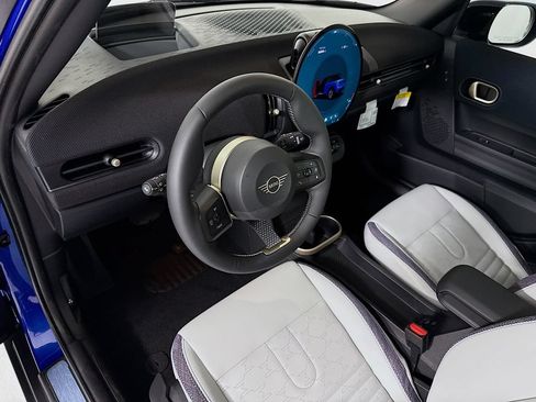 New 2026 MINI Cooper 4-Door Hardtop FWD image 9