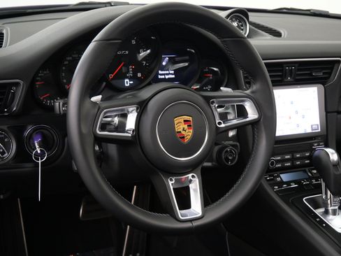 Used 2018 Porsche 911 Targa 4 GTS image 15