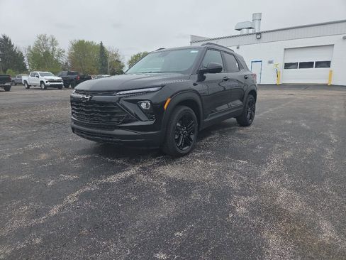 New 2026 Chevrolet TrailBlazer LT w/ Convenience Package AWD/4WD image 3