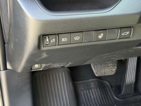 Used 2025 Toyota RAV4 SE image 22