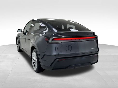 Used 2026 Tesla Model Y Long Range image 5