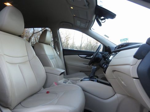 Used 2018 Nissan Rogue SL image 12