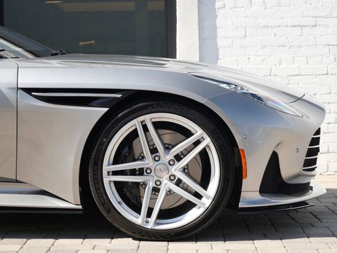 Used 2024 Aston Martin DB12 Coupe RWD image 4