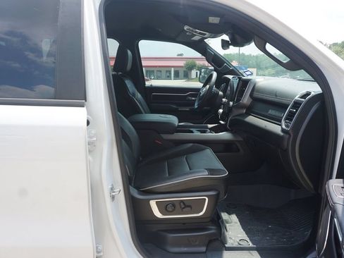 Used 2024 RAM 1500 Laramie AWD/4WD image 16