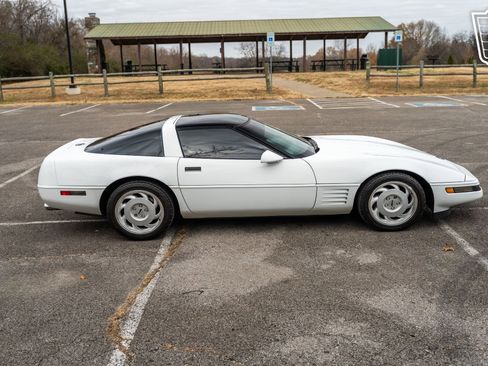 Used 1991 Chevrolet Corvette Coupe image 21