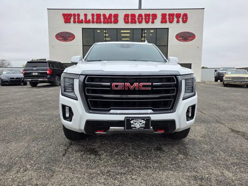 Used 2023 GMC Yukon AT4 image 2