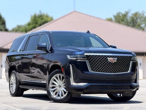 Used 2023 Cadillac Escalade ESV Premium Luxury AWD/4WD image 3