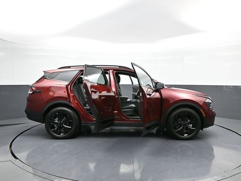 Certified 2025 Kia Sportage X-Line AWD/4WD image 41
