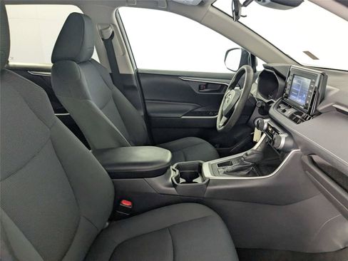 Used 2020 Toyota RAV4 LE w/ All Weather Liner Package FWD image 31