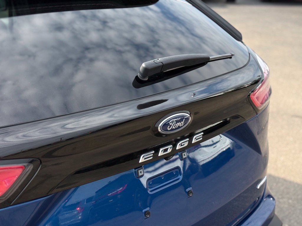 Used 2023 Ford Edge SEL AWD/4WD image 42