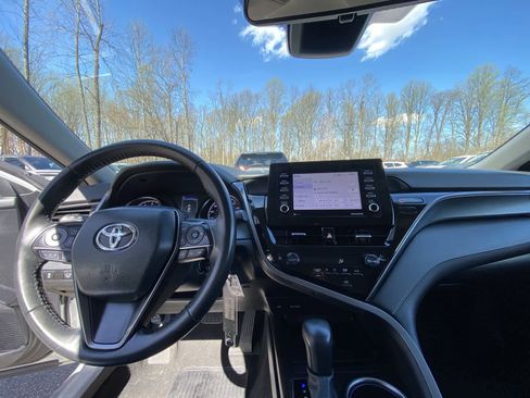 Used 2024 Toyota Camry SE image 21