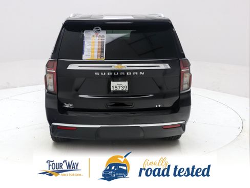 Used 2021 Chevrolet Suburban LT AWD/4WD image 5