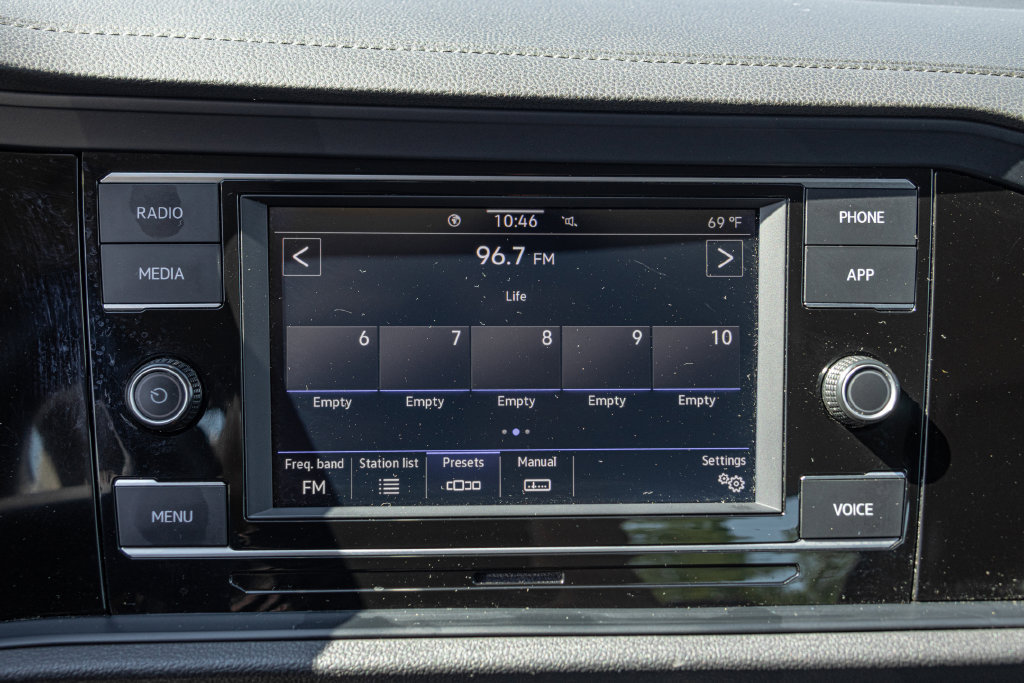 Certified 2024 Volkswagen Jetta SE FWD image 15