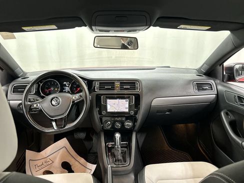 Used 2016 Volkswagen Jetta Sport FWD image 19