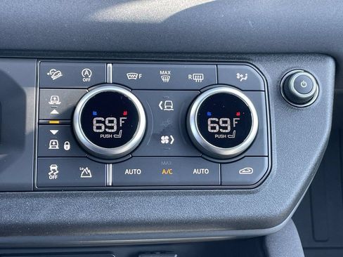 Certified 2023 Land Rover Defender 90 X-Dynamic SE AWD/4WD image 27