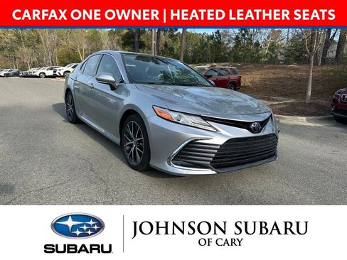 Used 2021 Toyota Camry XLE image 1