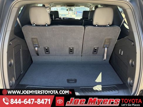 Used 2025 Chevrolet Tahoe LT image 30