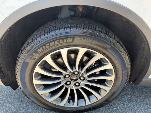 Used 2022 Lincoln Aviator AWD w/ Premium Package image 41