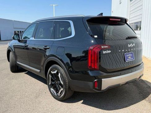Used 2025 Kia Telluride S FWD image 2