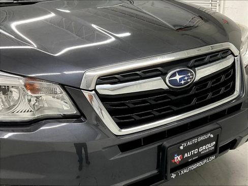 Used 2017 Subaru Forester 2.5i Premium AWD/4WD image 38