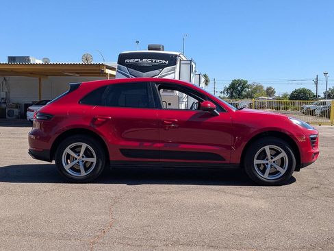 Used 2018 Porsche Macan image 3