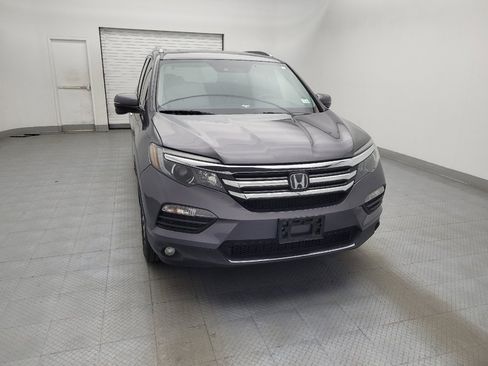 Used 2017 Honda Pilot Touring image 14