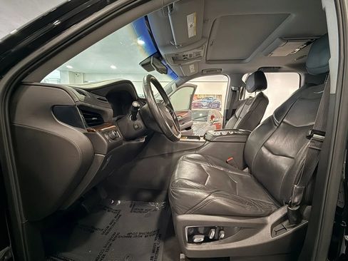 Used 2015 Cadillac Escalade Premium RWD image 12