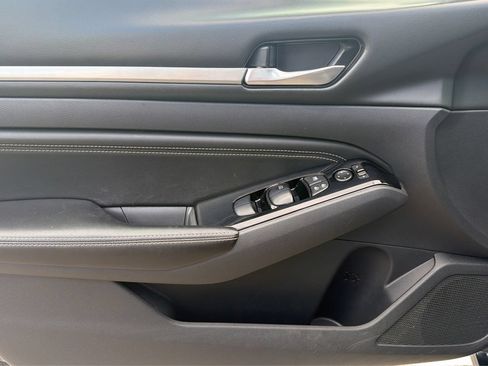 Used 2021 Nissan Altima 2.5 SV FWD image 19