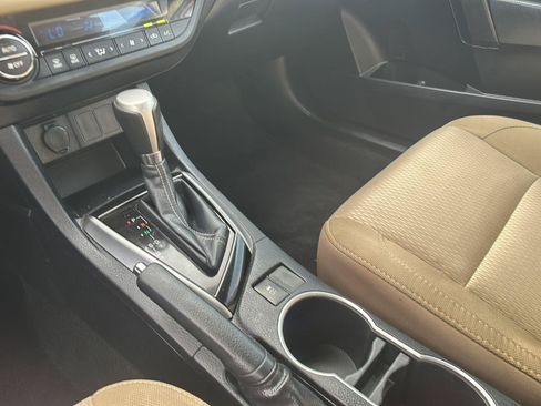Used 2015 Toyota Corolla LE w/ Body Protection Package #1 FWD image 32