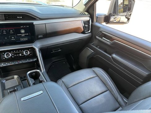 Used 2024 GMC Sierra 3500 Denali w/ Denali Reserve Package image 30