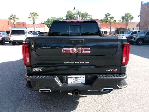 Used 2024 GMC Sierra 1500 AT4 w/ Technology Package AWD/4WD image 4