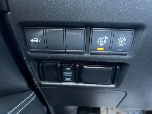 Used 2020 Nissan Armada SL w/ Premium Package image 41