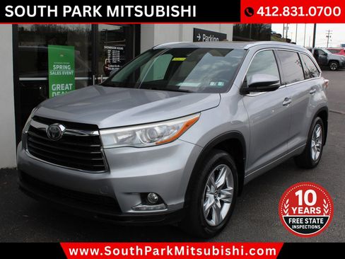 Used 2016 Toyota Highlander Limited w/ Driver Technology Package image 3