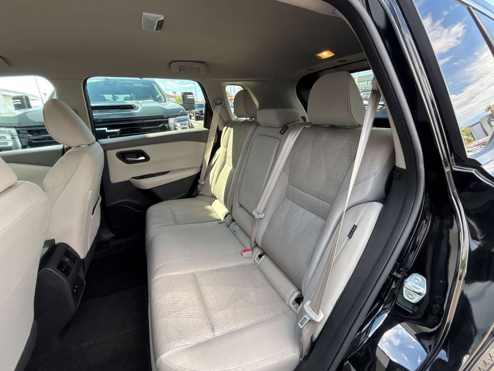 Used 2025 Nissan Rogue SV AWD/4WD image 20