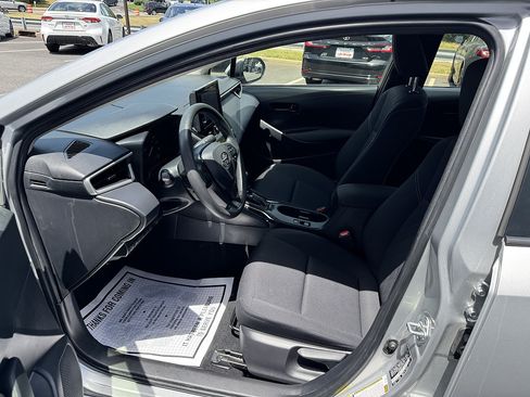 Used 2023 Toyota Corolla LE w/ Carpet Mat Package (TMS) FWD image 8