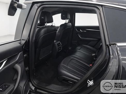 Used 2018 Maserati Levante AWD/4WD image 12