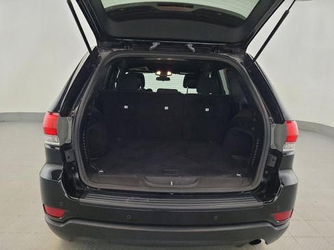 Used 2019 Jeep Grand Cherokee Laredo AWD/4WD image 29