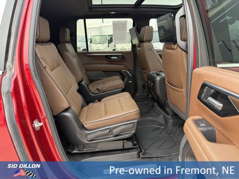 Certified 2025 Chevrolet Suburban High Country image 18